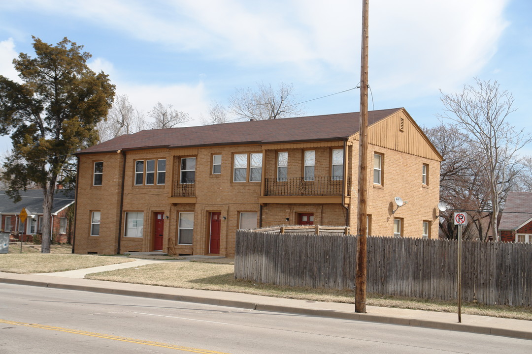 370 S Hydraulic St in Wichita, KS - Building Photo