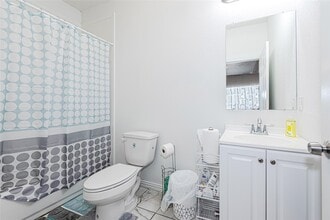 8210 Bigwood St in Houston, TX - Building Photo - Building Photo