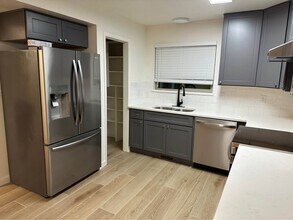 44 E 1000 S in Orem, UT - Foto de edificio - Building Photo