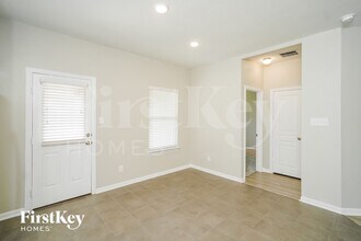 8941 Elizabeth Pk in Converse, TX - Foto de edificio - Building Photo