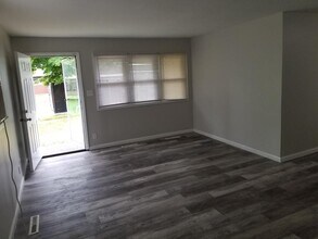 21901 Sloman St in Oak Park, MI - Building Photo - Building Photo