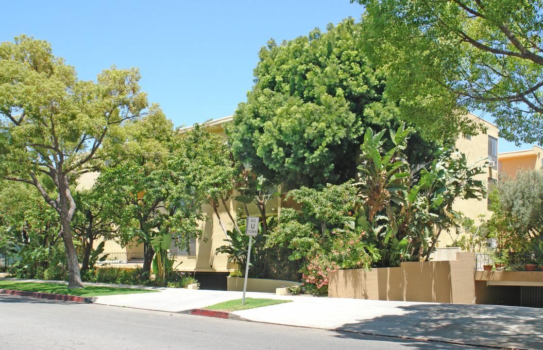 328 N Maple Dr in Beverly Hills, CA - Building Photo