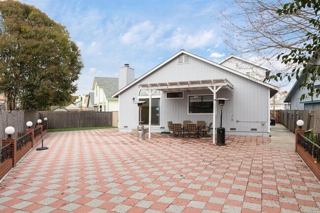 7451 Michael Way in Rohnert Park, CA - Building Photo - Building Photo