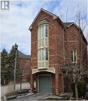 33 Guildpark Pathway in Toronto, ON - Building Photo