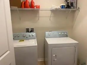 42235 Lancaster Wds Sq in Chantilly, VA - Building Photo - Building Photo