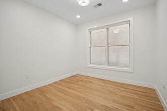 382 7th St in Jersey City, NJ - Building Photo - Building Photo