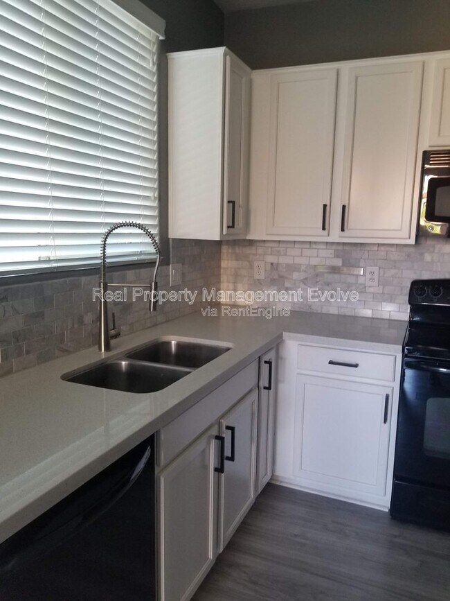 3234 W Florimond Rd in Phoenix, AZ - Building Photo - Building Photo