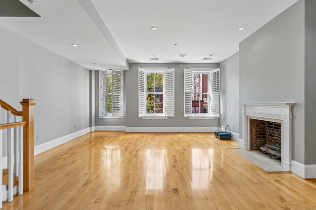 1343 Q St NW, Unit B in Washington, DC - Building Photo - Building Photo