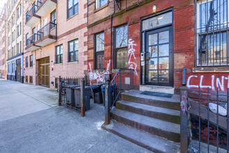 464 Pulaski St in Brooklyn, NY - Building Photo - Building Photo