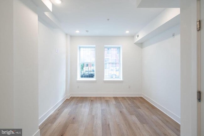 property at 1513 W Girard Ave