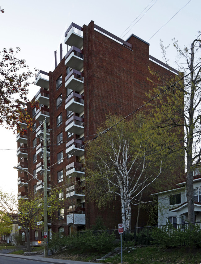 Wilbrod Towers in Ottawa, ON - Building Photo - Primary Photo