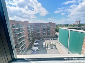 175 Freeman St in Brookline, MA - Building Photo - Building Photo