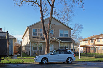 3126 W St in Sacramento, CA - Foto de edificio - Building Photo