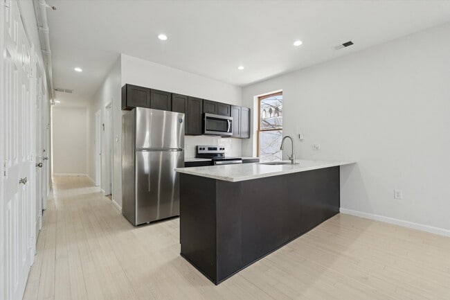 1919 W Diamond St in Philadelphia, PA - Building Photo - Building Photo