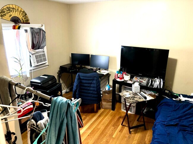 93 Glen St, Unit 2 in Somerville, MA - Foto de edificio - Building Photo