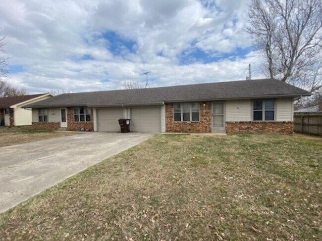4364 S Glenn Ave in Springfield, MO - Building Photo - Building Photo