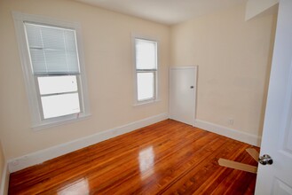 299 Lexington St, Unit #3 in Boston, MA - Building Photo - Building Photo