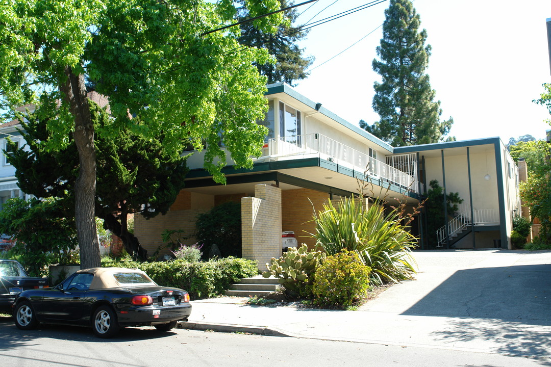 1421 Walnut St in Berkeley, CA - Building Photo