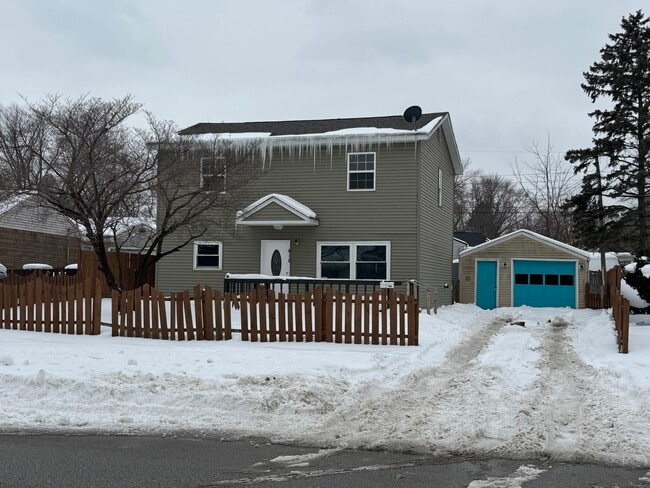 property at 416 E Chippewa Ave