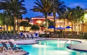 10520 Amiata Way in Ft. Myers, FL - Foto de edificio - Building Photo