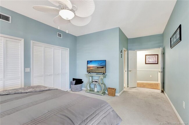 property at 150 SE Four Winds Dr