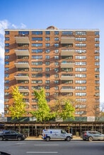 Strykers Bay Houses I in New York, NY - Building Photo - Building Photo