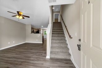 431 Glenstone Springs Dr in Clarksville, TN - Foto de edificio - Building Photo