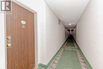 18 Knightsbridge Rd in Brampton, ON - Building Photo - Building Photo