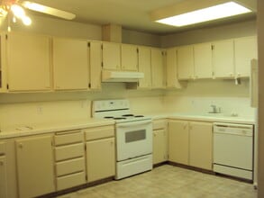 23801 NE Treehill Dr, Unit 1 in Wood Village, OR - Building Photo - Building Photo