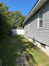 2032 Utley Rd in Flint, MI - Building Photo - Building Photo