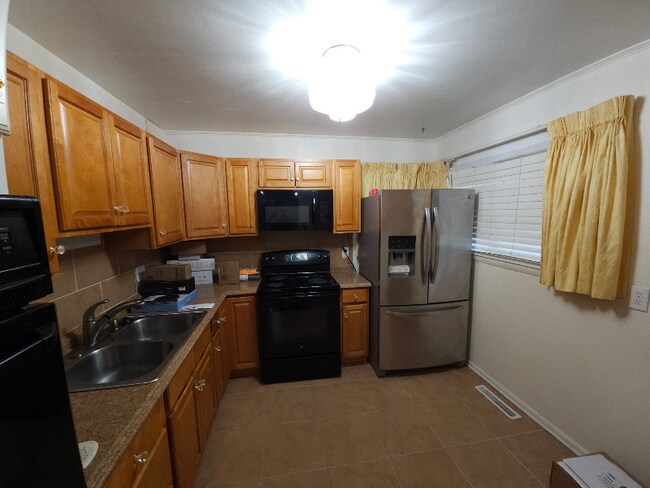 1612 Kingsway Rd in Norfolk, VA - Building Photo - Building Photo