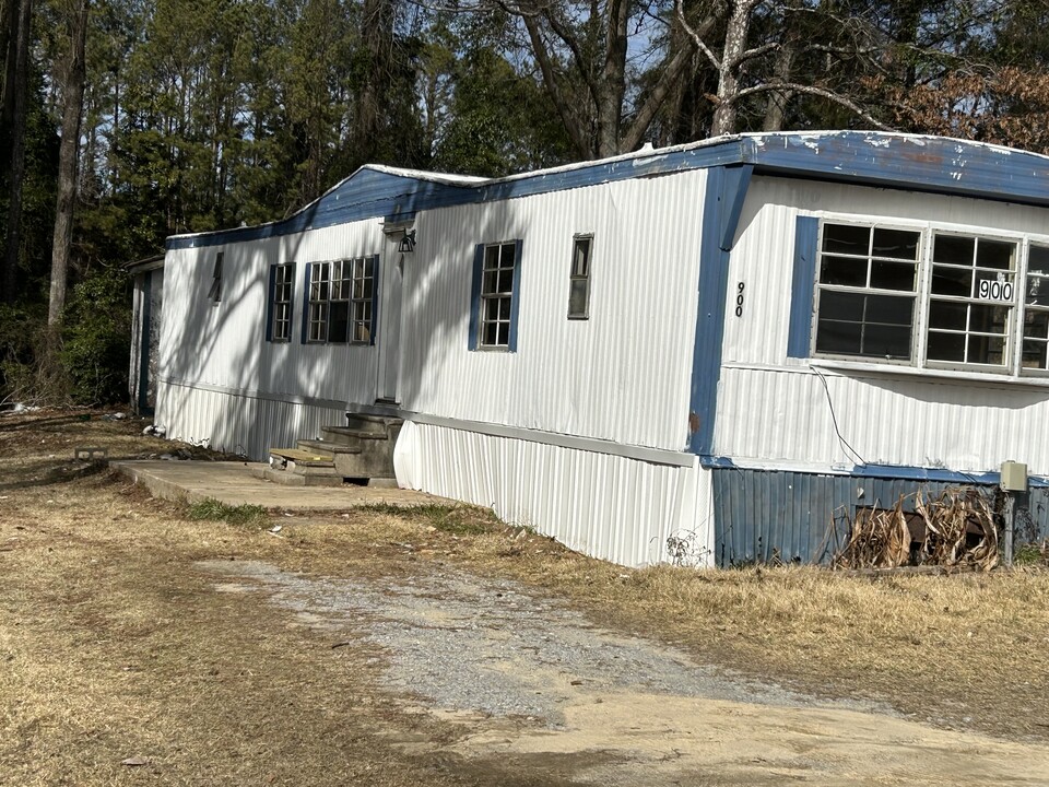 900 Ashley Ct in Clanton, AL - Building Photo