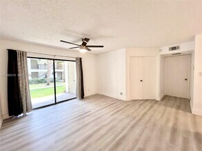 640 S Park Rd in Hollywood, FL - Building Photo - Building Photo