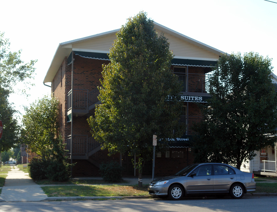 University Suites in Huntington, WV - Building Photo