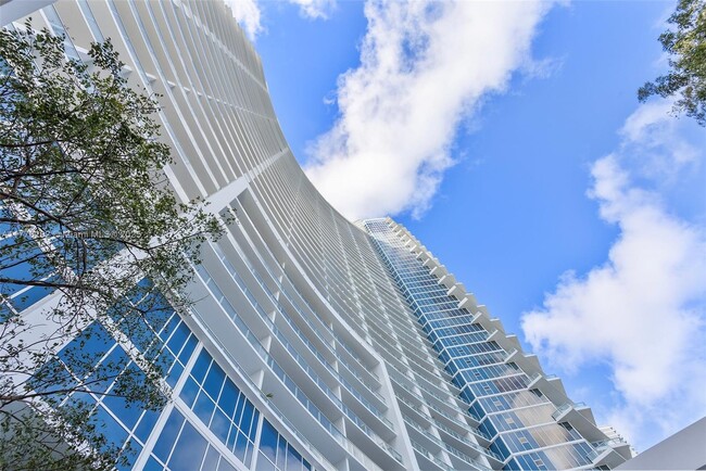 property at 2020 N Bayshore Dr