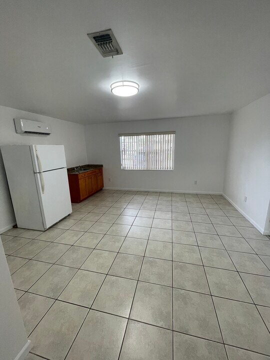 11375 SW 45th St in Miami, FL - Building Photo