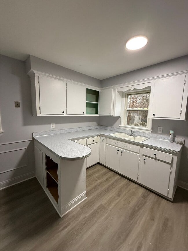 18404 Neff Rd in Cleveland, OH - Building Photo - Building Photo