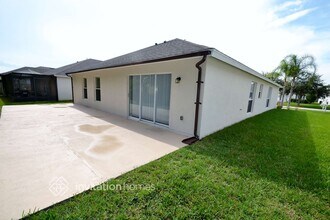 25422 Lexington Oaks Blvd in Zephyrhills, FL - Building Photo - Building Photo