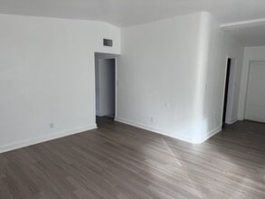 6410 N 20th St in Tampa, FL - Building Photo - Building Photo