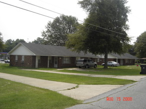 1216 Hale St in Waynesboro, GA - Building Photo - Building Photo