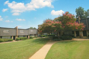 Crown Point Townhomes Apartments