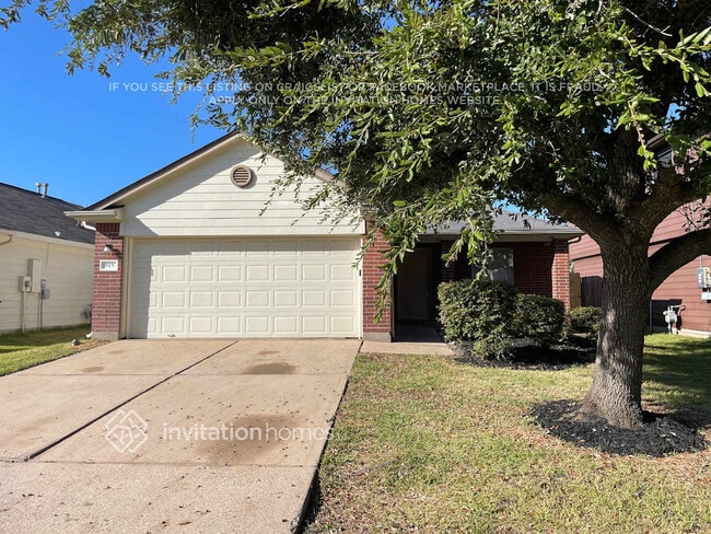 property at 915 Lancaster Lake Dr