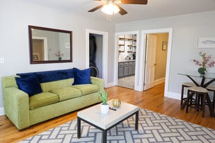 1300 S Court St in Montgomery, AL - Building Photo