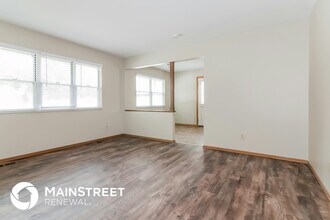 5139 Cheltenham Rd in Florissant, MO - Building Photo - Building Photo