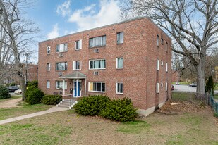 Bell Court Condos in East Hartford, CT - Building Photo
