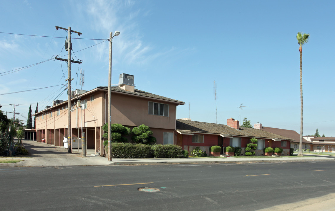 234 N Eaton Ave in Dinuba, CA - Building Photo