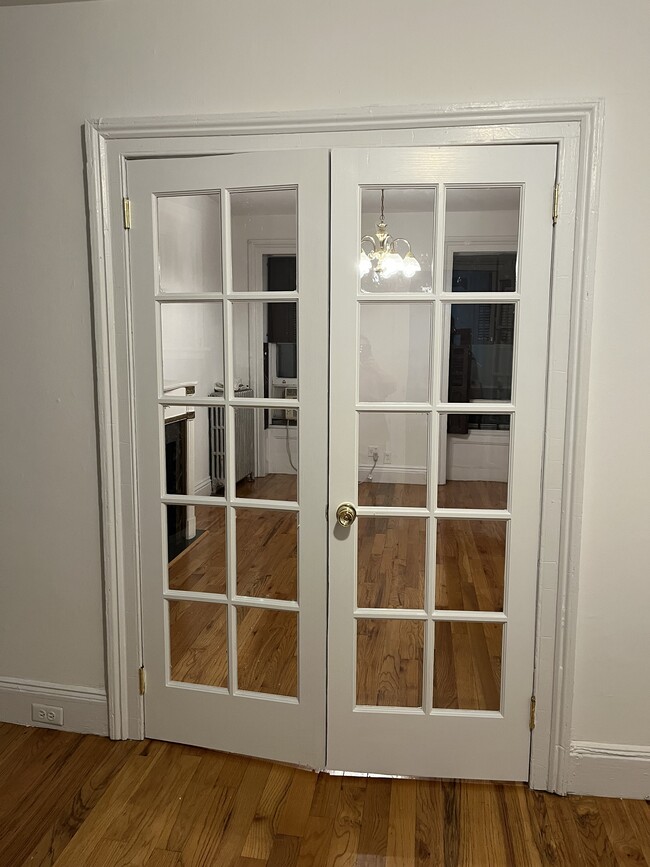 142 Clinton Ave, Unit Apartment for rent