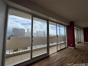 2085 Ala Wai Blvd in Honolulu, HI - Building Photo - Building Photo