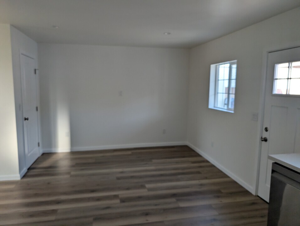 11525 215th St in Lakewood, CA - Foto de edificio
