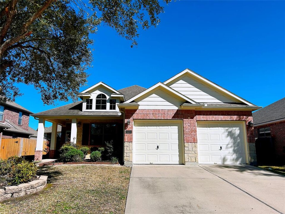 5523 Baby Blue Ln in Katy, TX - Foto de edificio